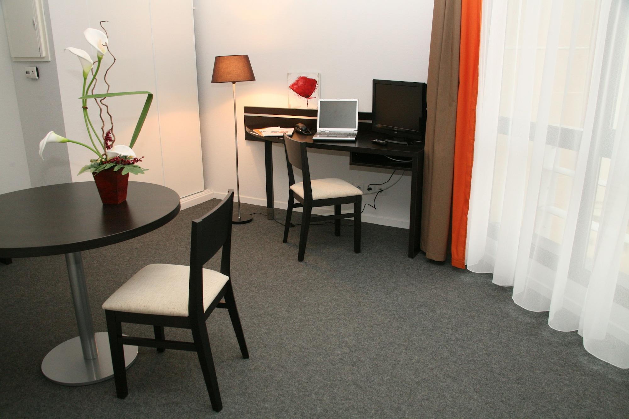 Néméa Appart hotel Nancy Home Suite Exterior foto