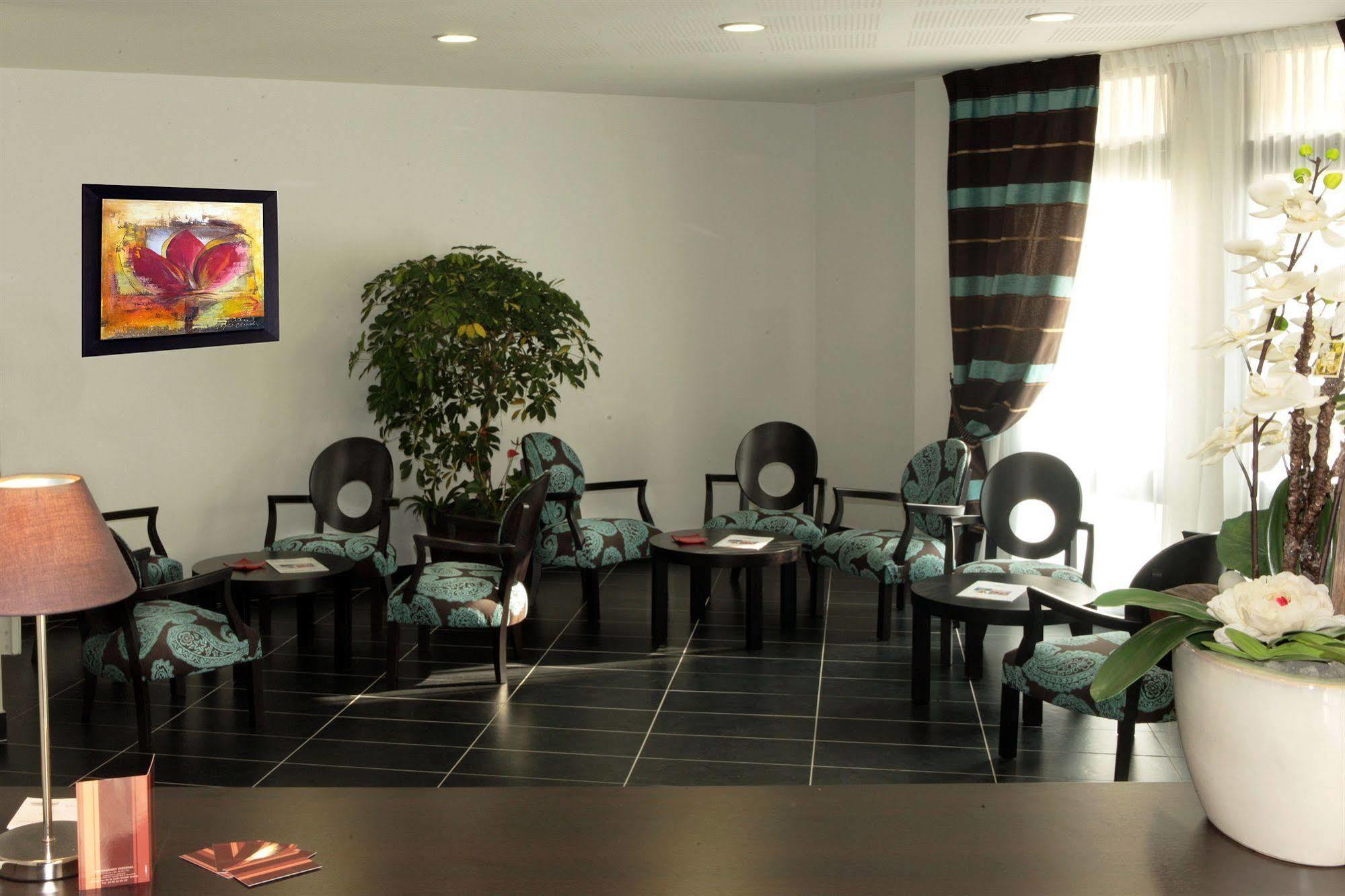 Néméa Appart hotel Nancy Home Suite Exterior foto